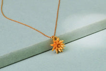 Cargar imagen en el visor de la galería, Collar Flor Eterna