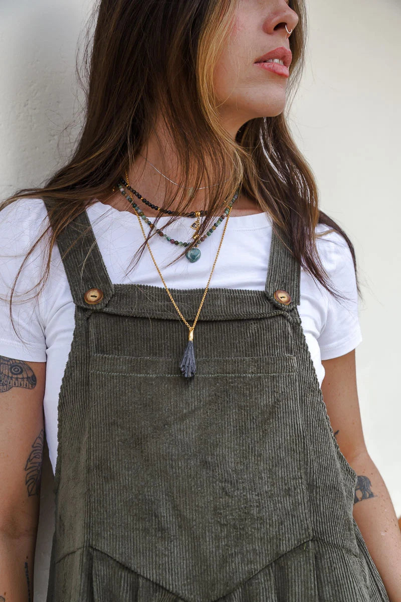Collar cianita negra