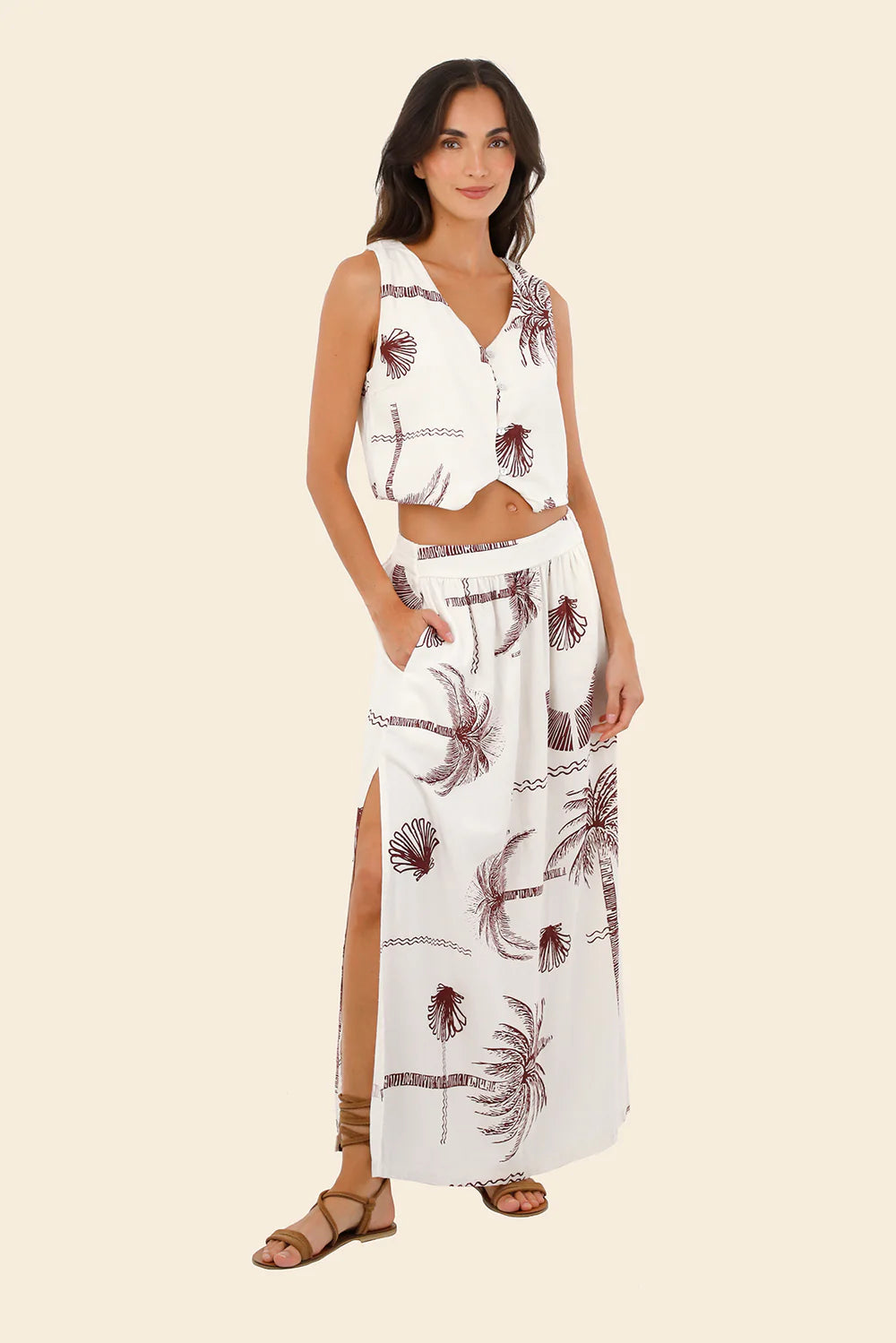 Vest Tropic Lines Oleana