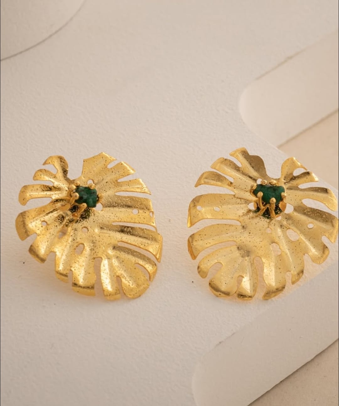 Aretes grandes Hecate dorado