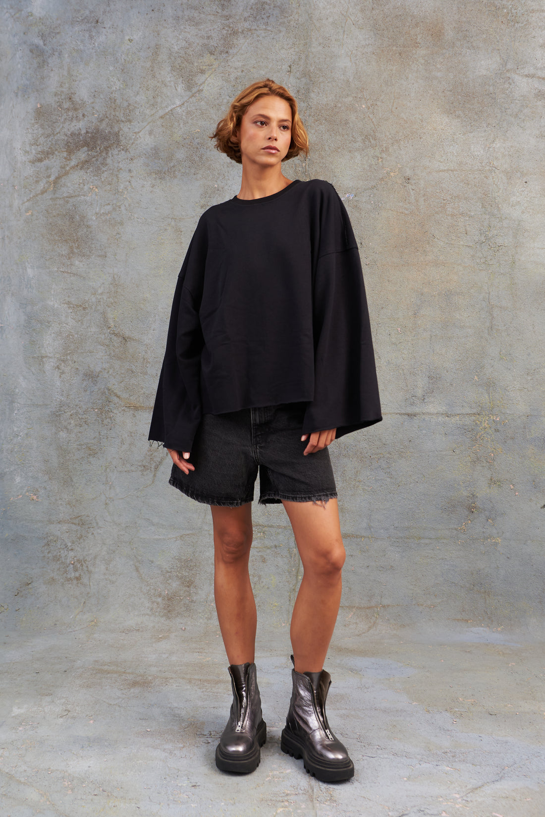 Buso Oversize Abertura Espalda Negro