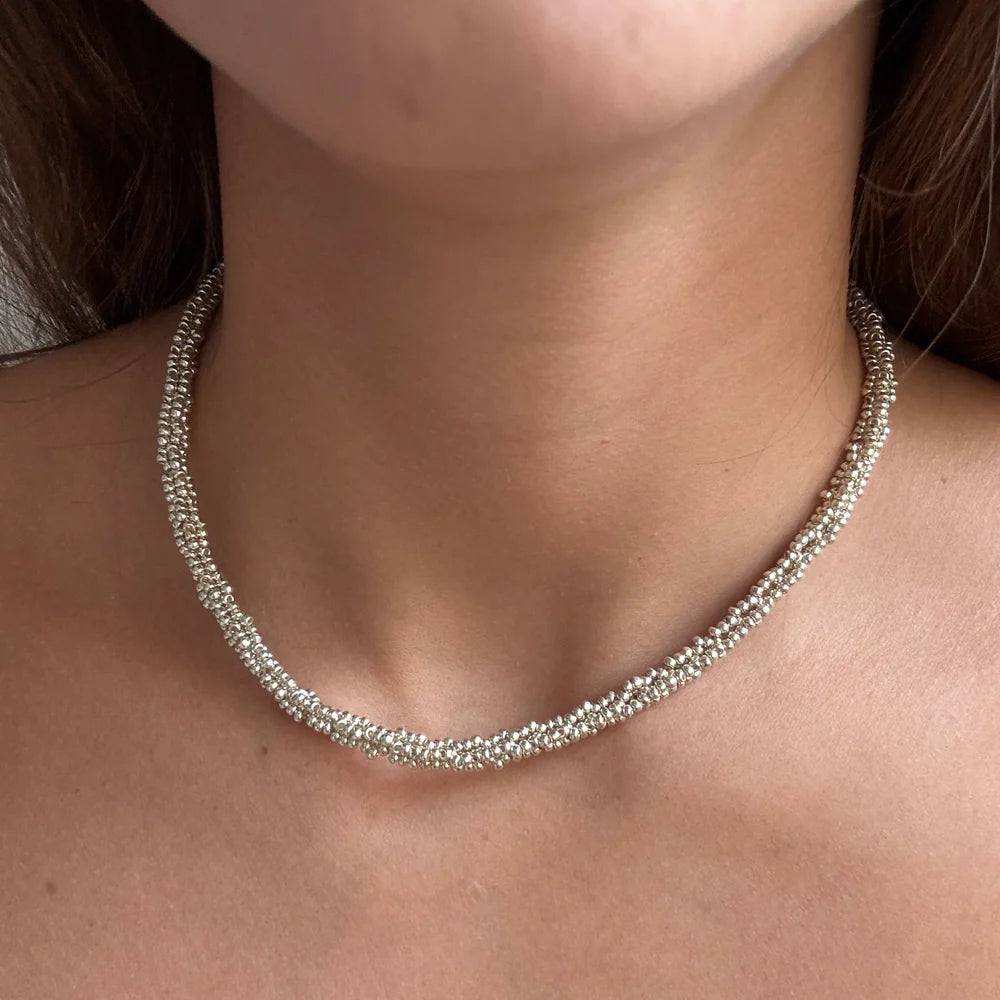 Collar grabado plateado
