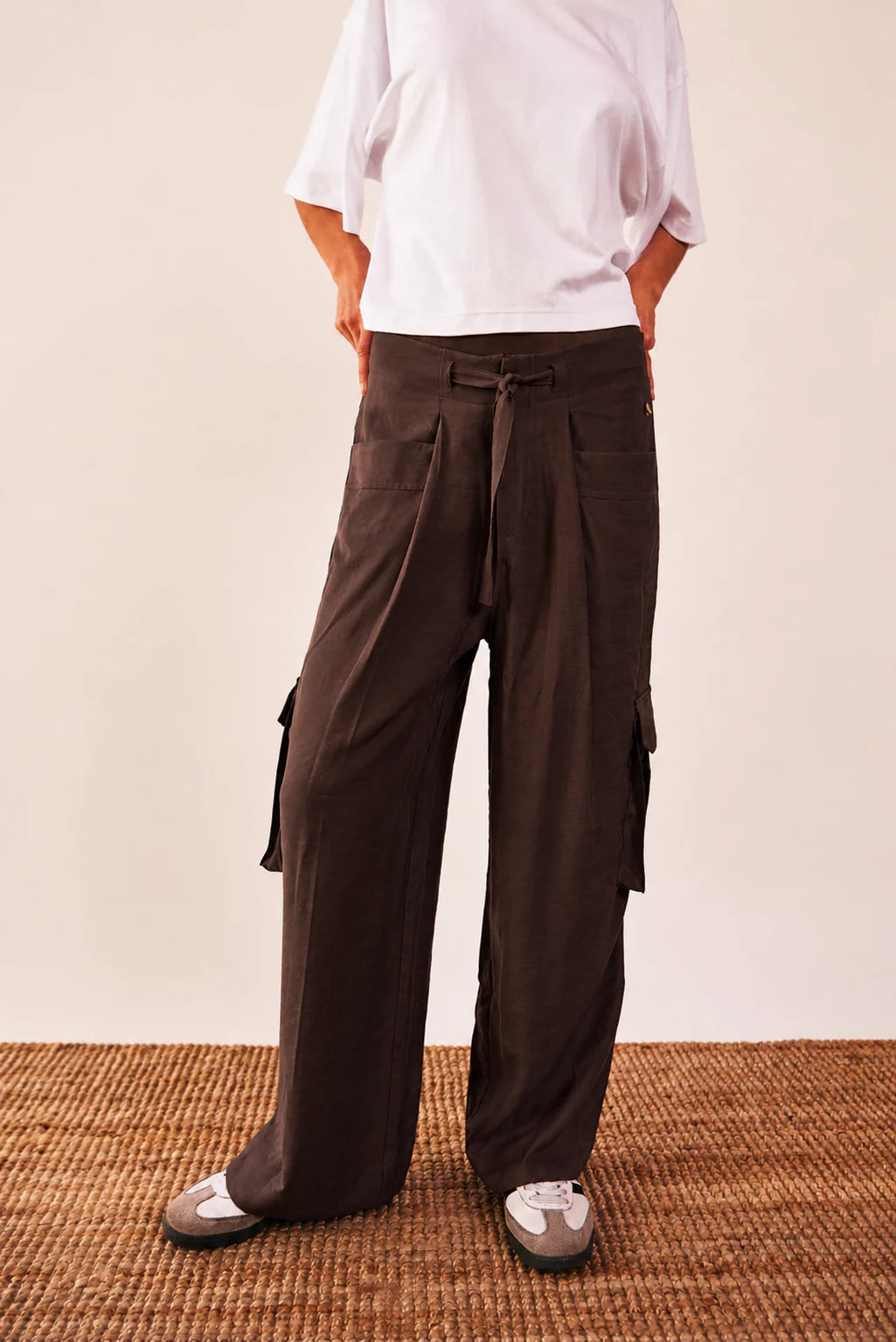 Pantalón Cargo Bolsillo Lateral Cafe