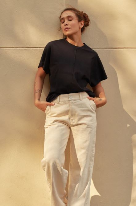 Camiseta Esencial Negro