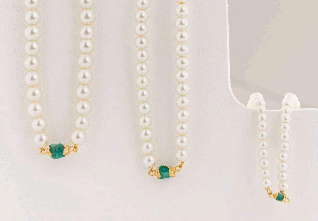 collar de perla mayorca + esmeralda fundida pequeño