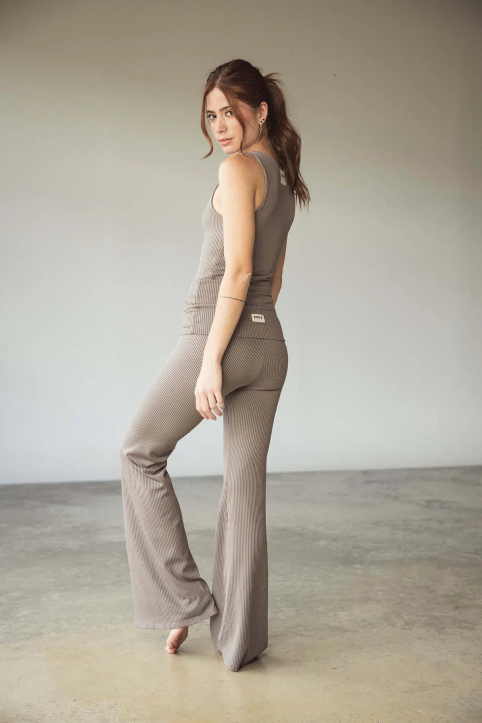 Pantalón Flair Rib Taupe