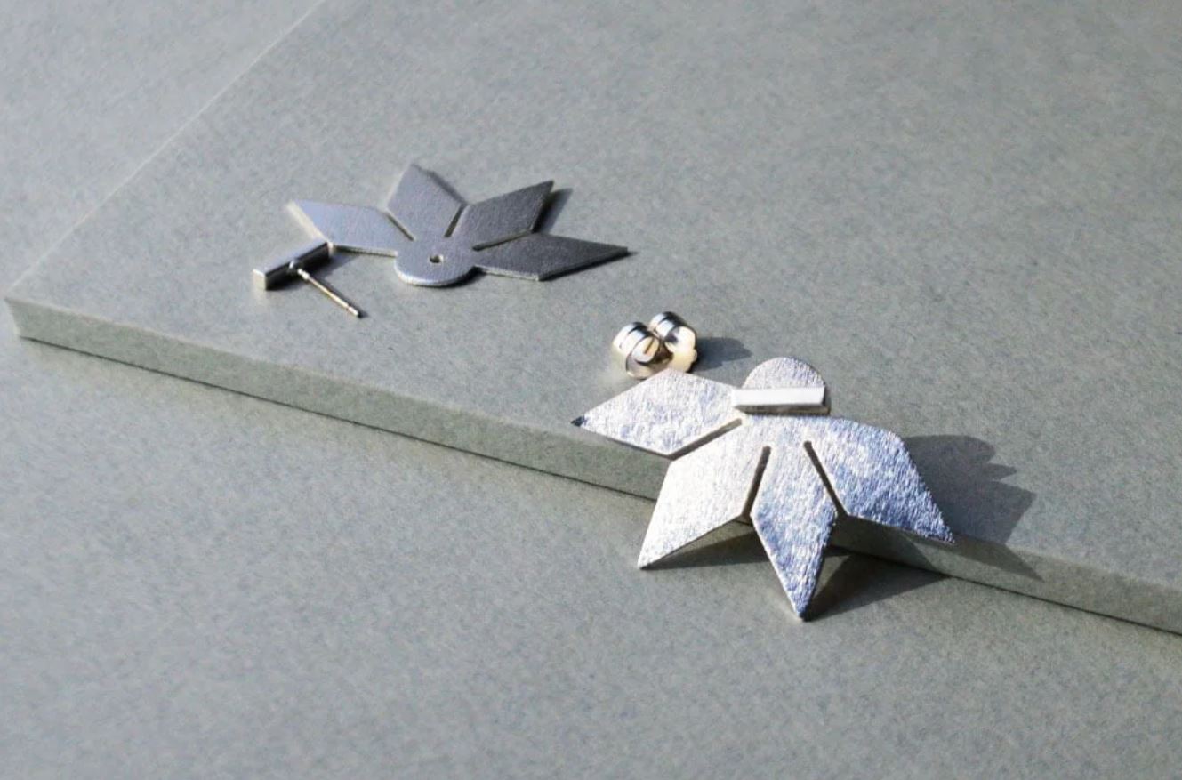 Aretes Su'usi Flor Plata