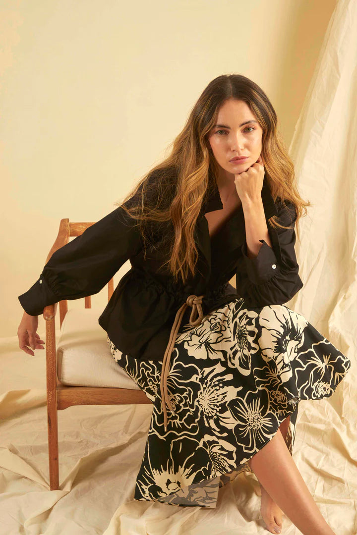 Falda Viento Flores Negras