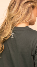Cargar imagen en el visor de la galería, Camisa Clásicos Del Cielo Appropriation