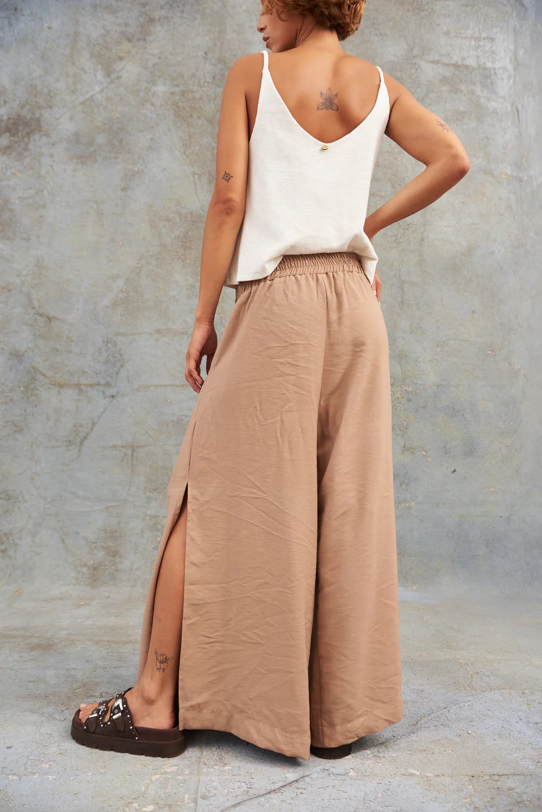 Pantalón Cargo Fluido Caqui