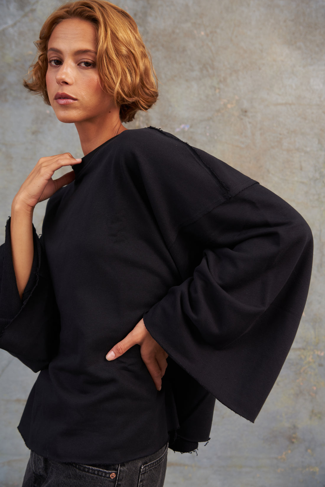 Buso Oversize Abertura Espalda Negro