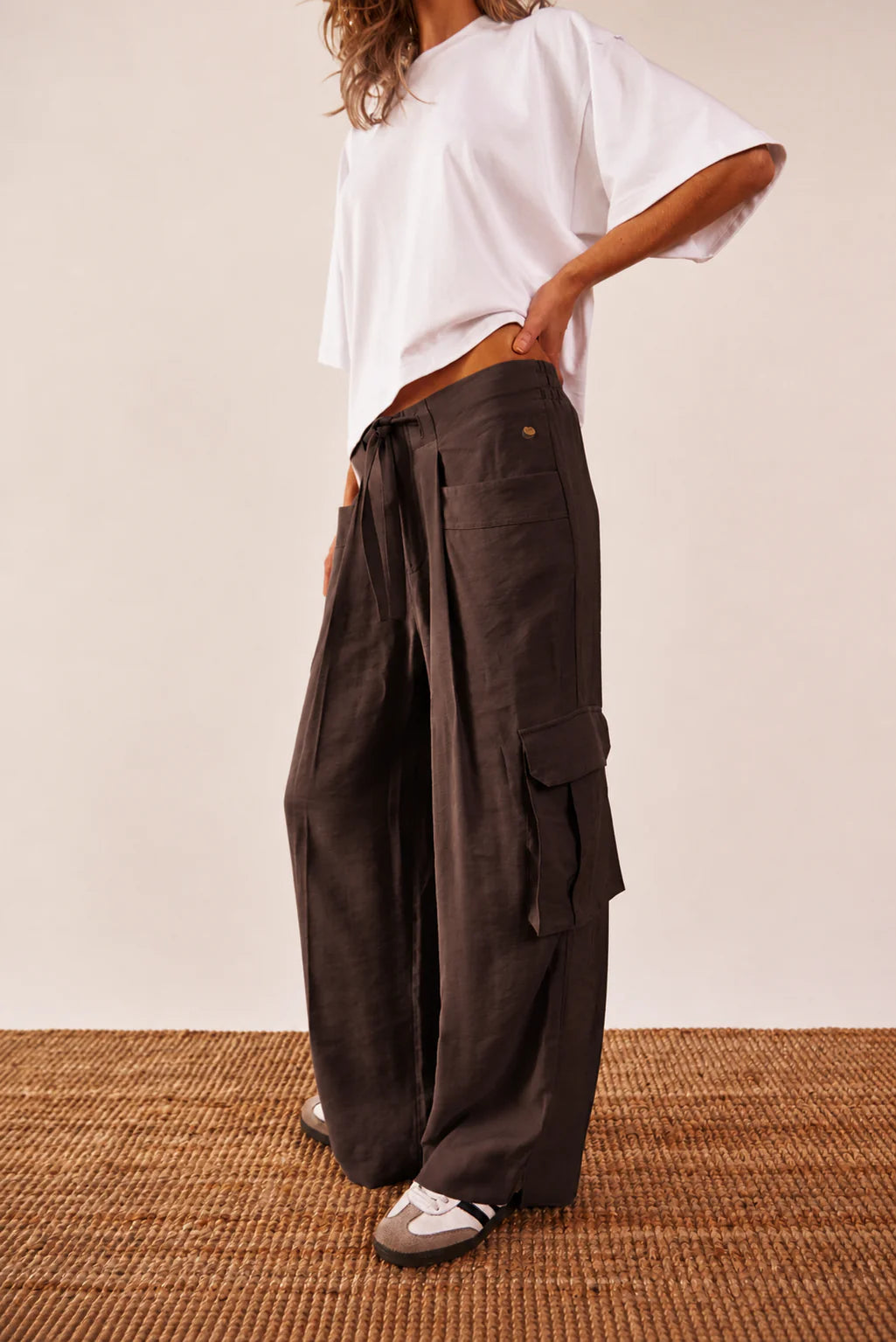 Pantalón Cargo Bolsillo Lateral Cafe