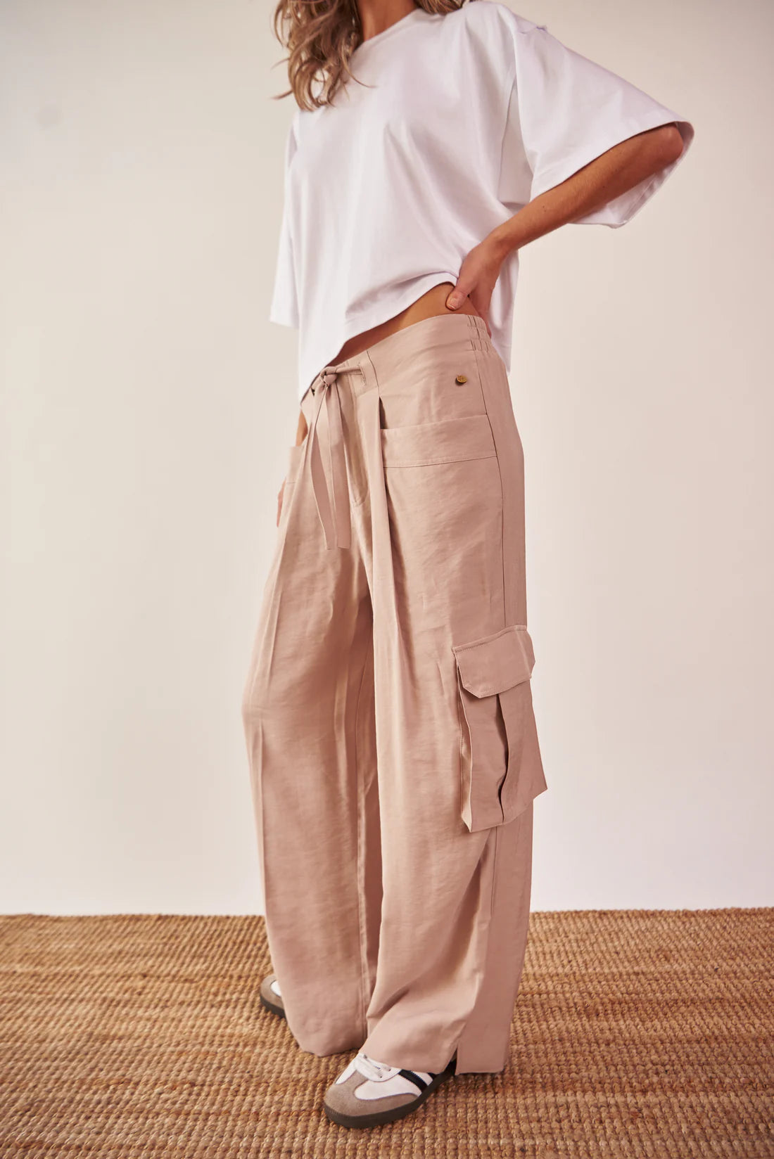 Pantalón Cargo Bolsillo Lateral Caqui