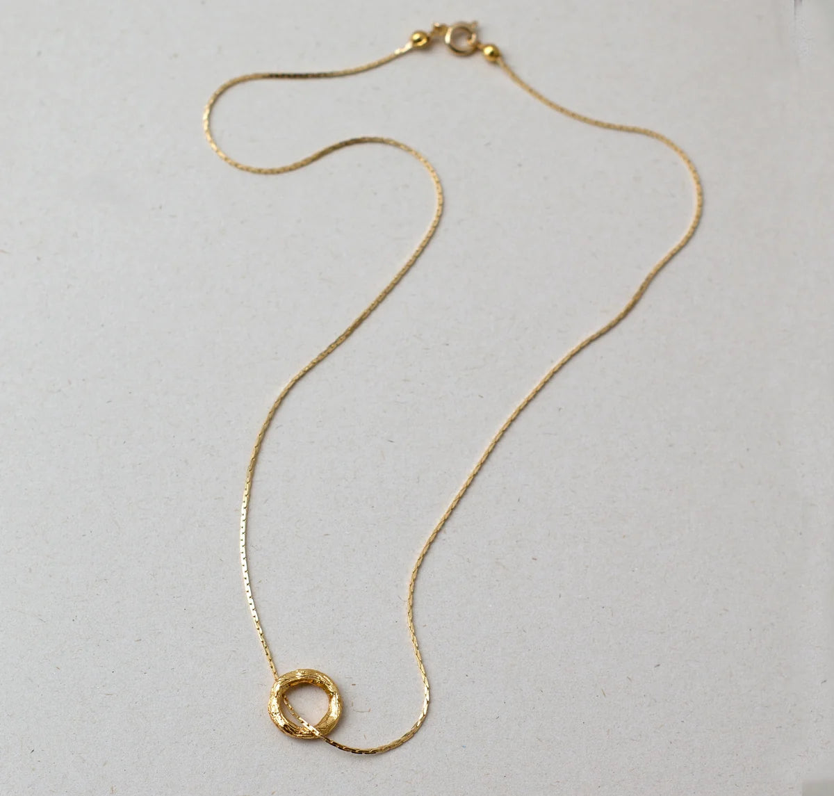 Collar circulo infinito