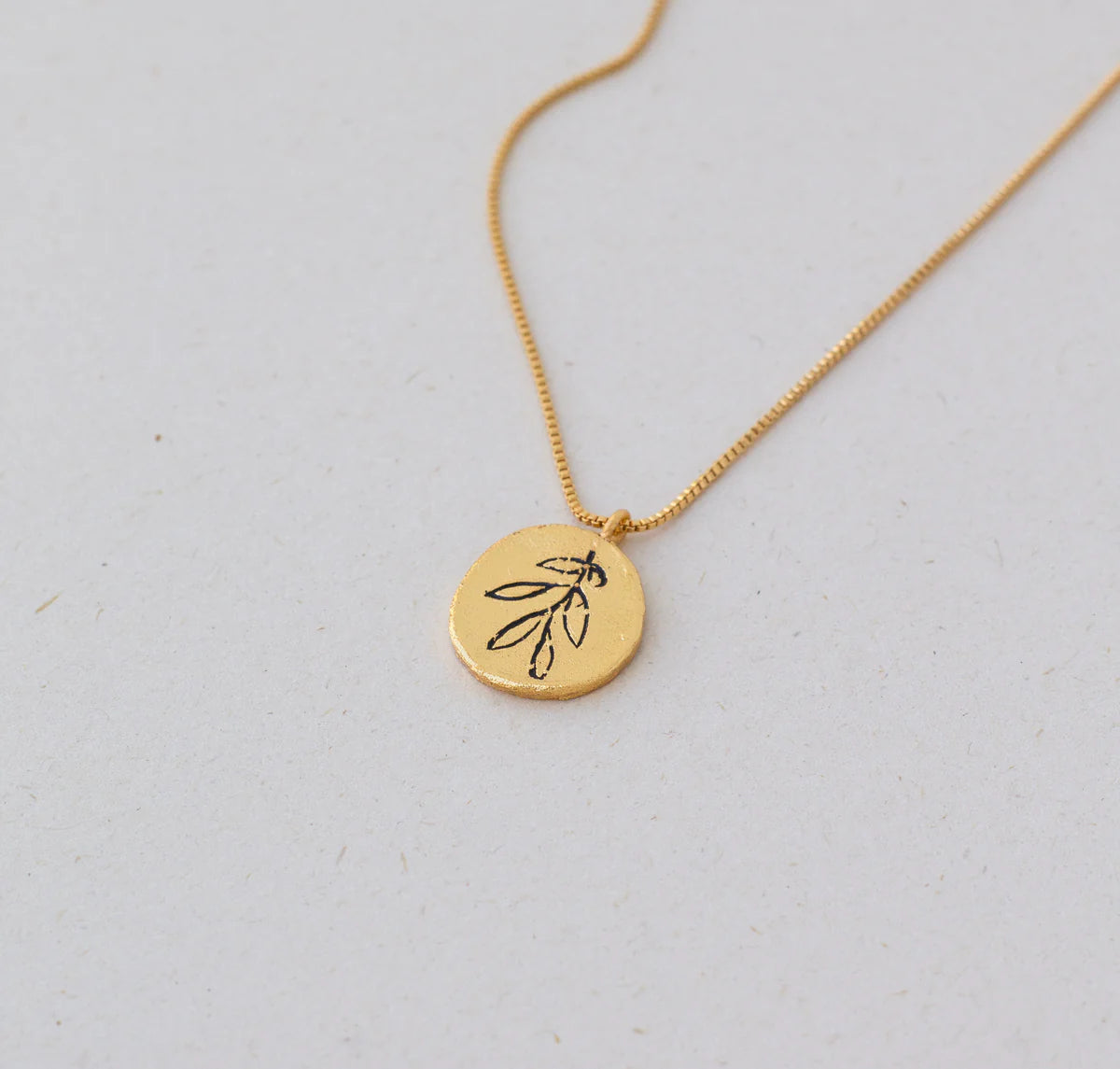 Collar Moneda Olivo