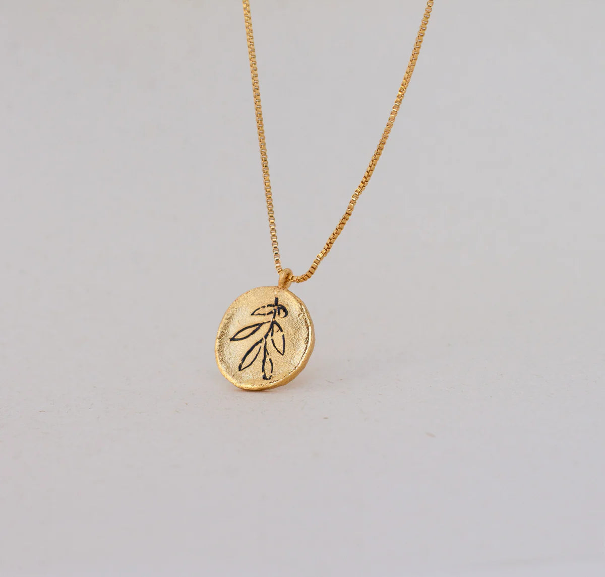Collar Moneda Olivo