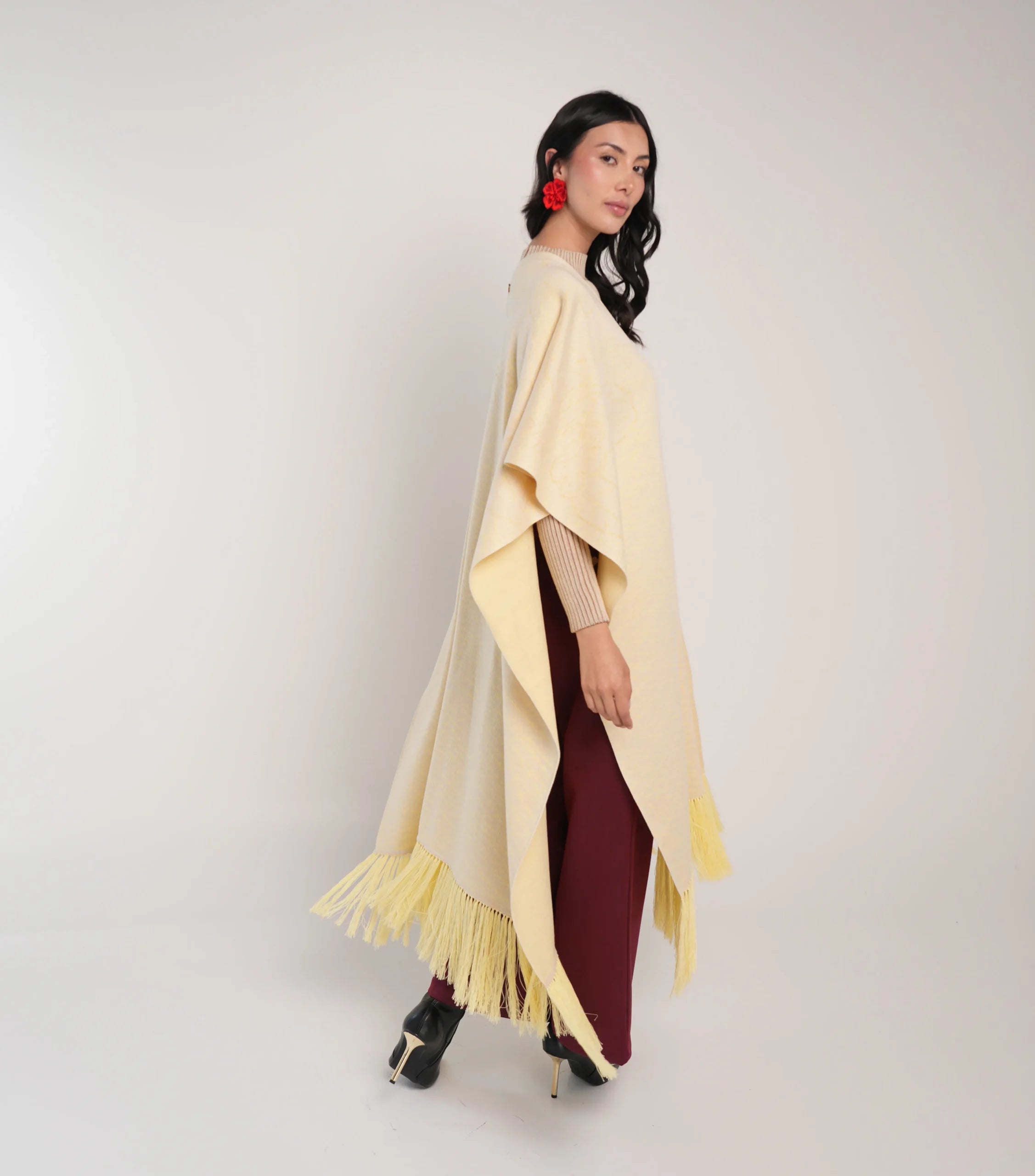 Maxi Poncho Origen Dorado Calro