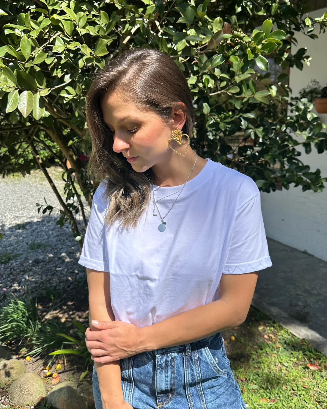 Camiseta Calma Blanco Bordo Azul Baby Blue