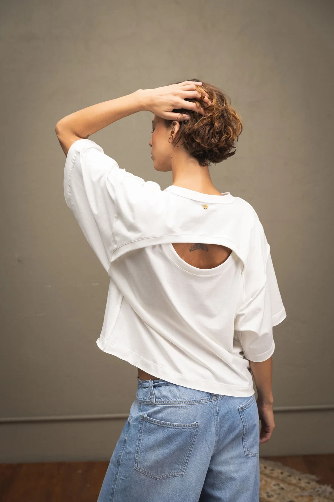 Camiseta Abertura Espalda Crudo