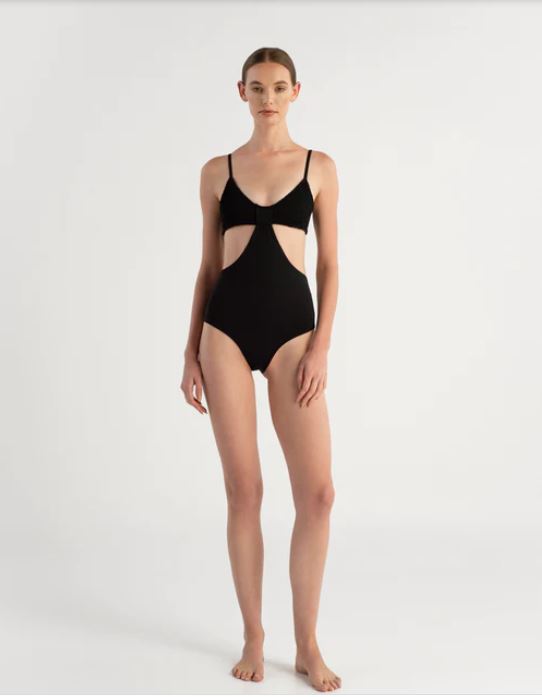 One Piece Amal Black
