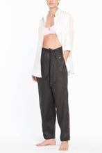 Cargar imagen en el visor de la galería, Assymetric Black Pants